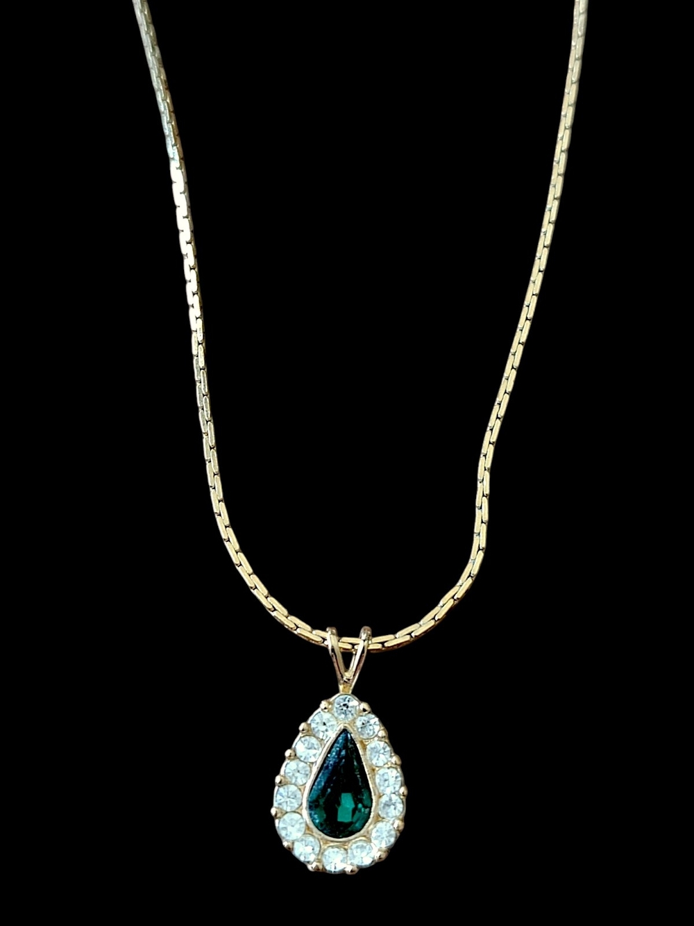 Vintage Avon May Birthstone Emerald Green Teardrop Womens Necklace